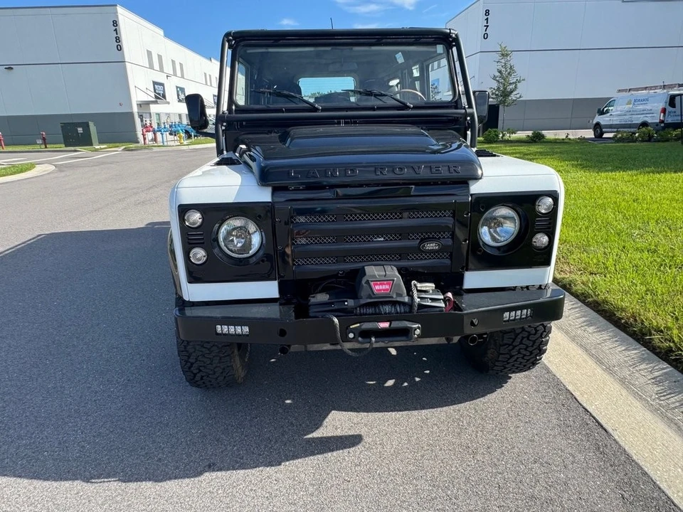 2011 Land Rover Defender - Image 8 of 11