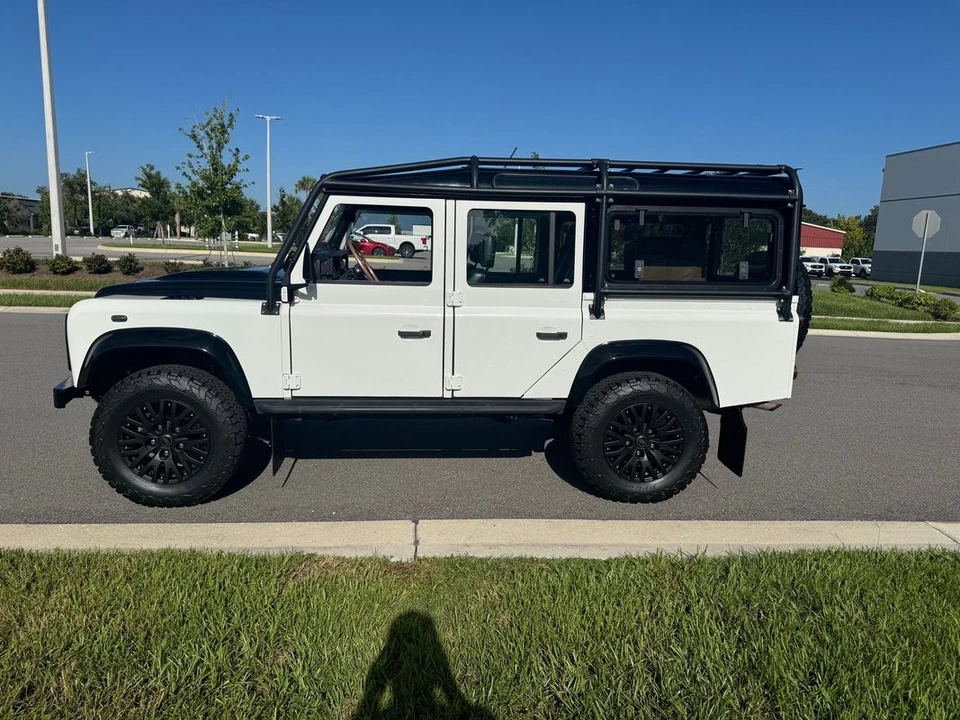 2011 Land Rover Defender - Image 2 of 11