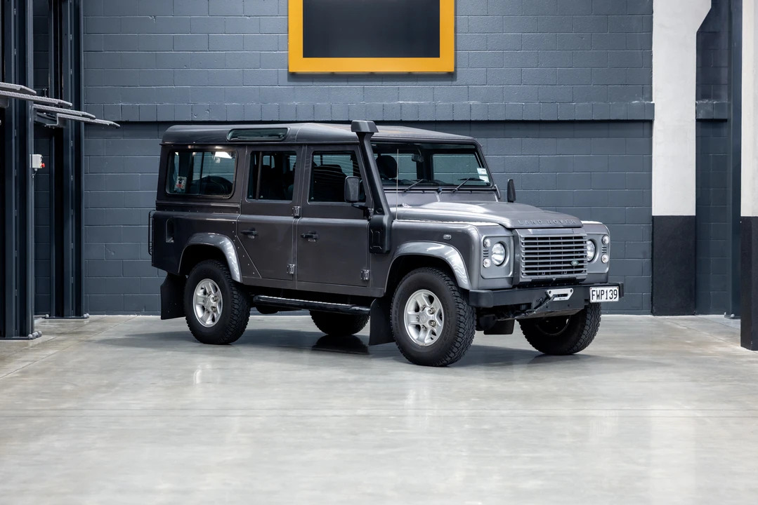 2011 Land Rover Defender 110 - Image 13 of 31