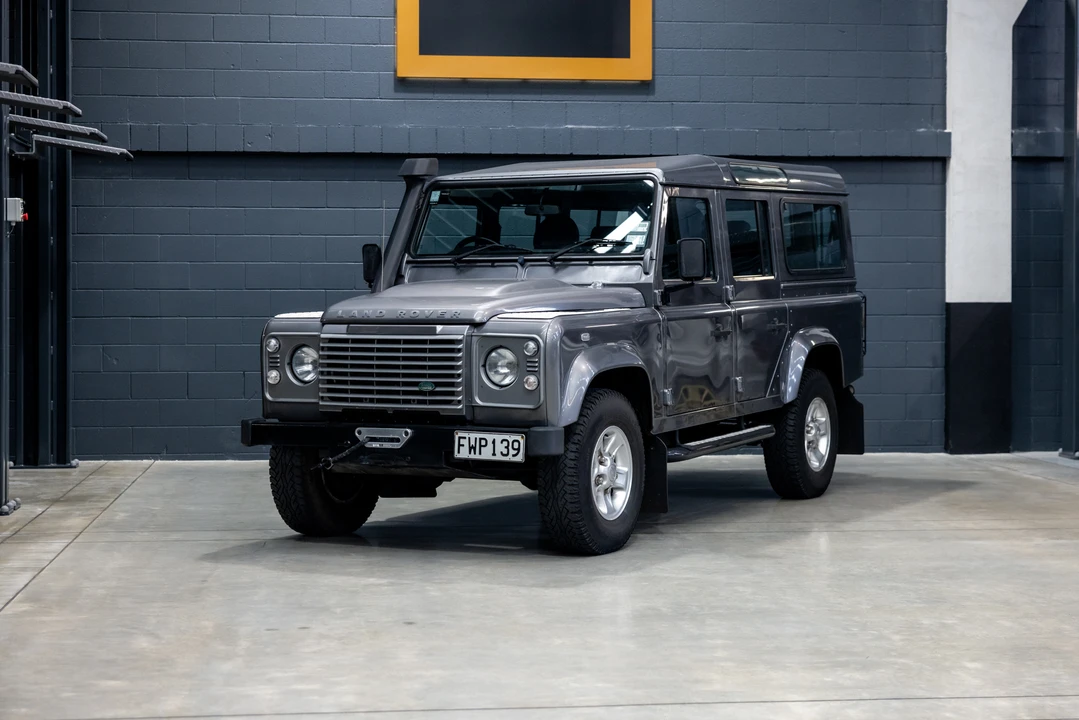 2011 Land Rover Defender 110 - Image 15 of 31