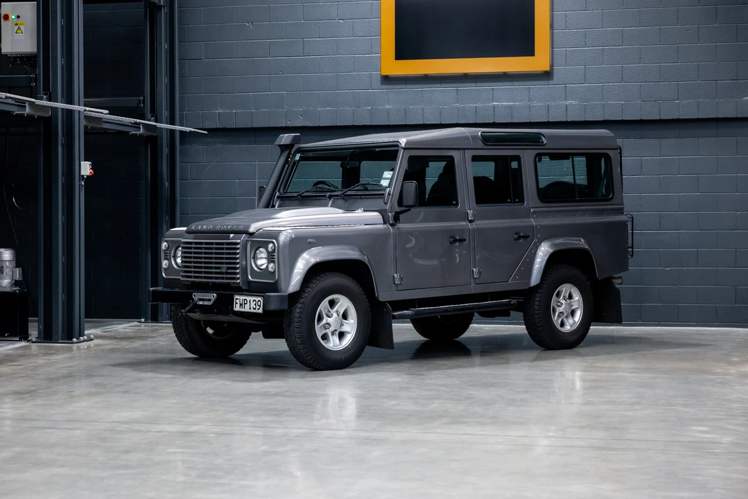 2011 Land Rover Defender 110 - Image 3 of 31
