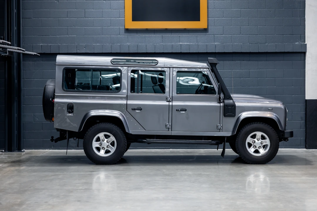 2011 Land Rover Defender 110 - Image 8 of 31