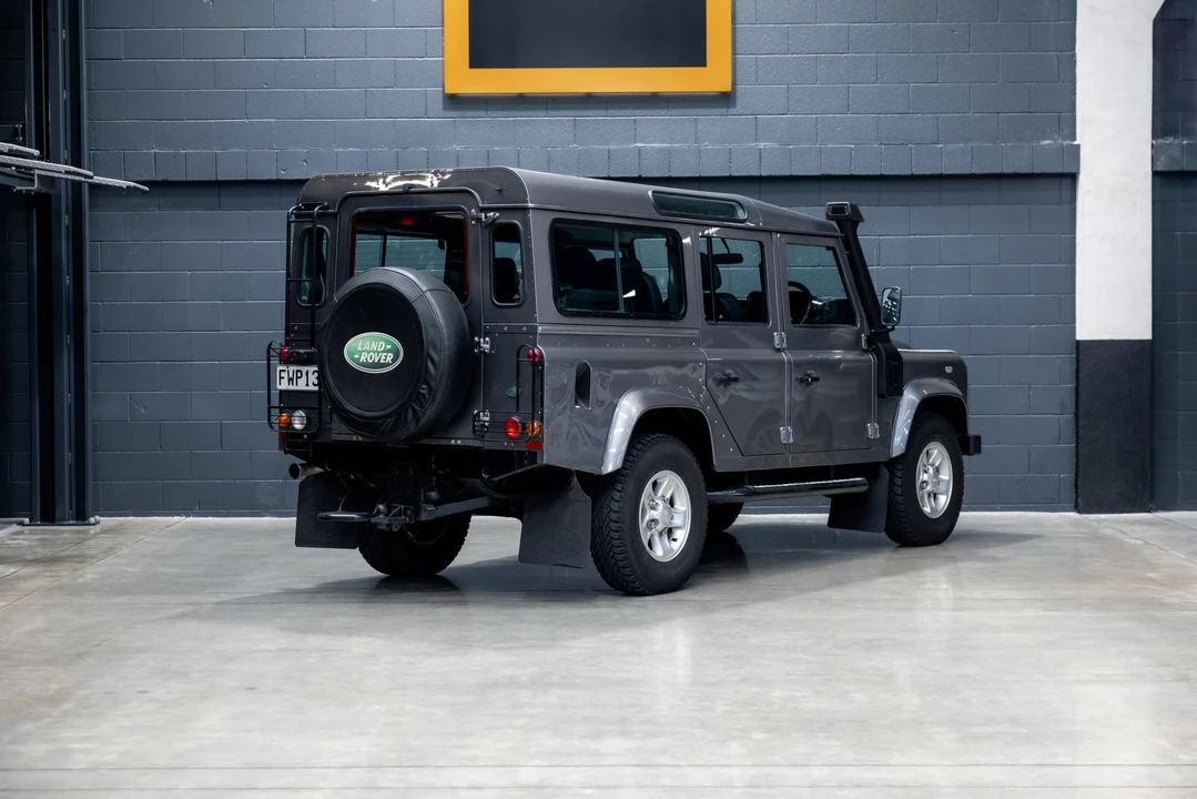 2011 Land Rover Defender 110 - Image 7 of 31