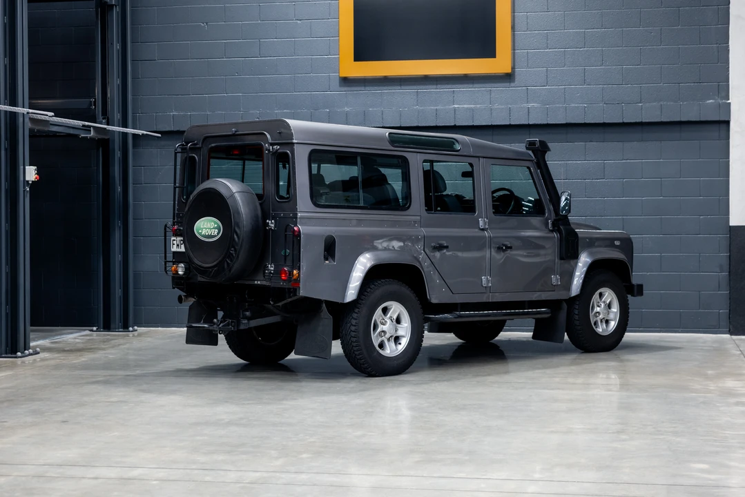 2011 Land Rover Defender 110 - Image 20 of 31