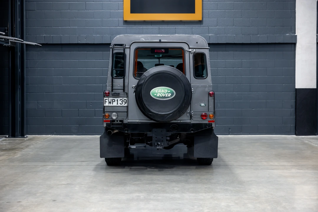 2011 Land Rover Defender 110 - Image 6 of 31