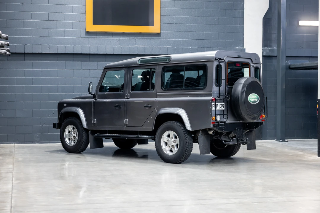 2011 Land Rover Defender 110 - Image 11 of 31