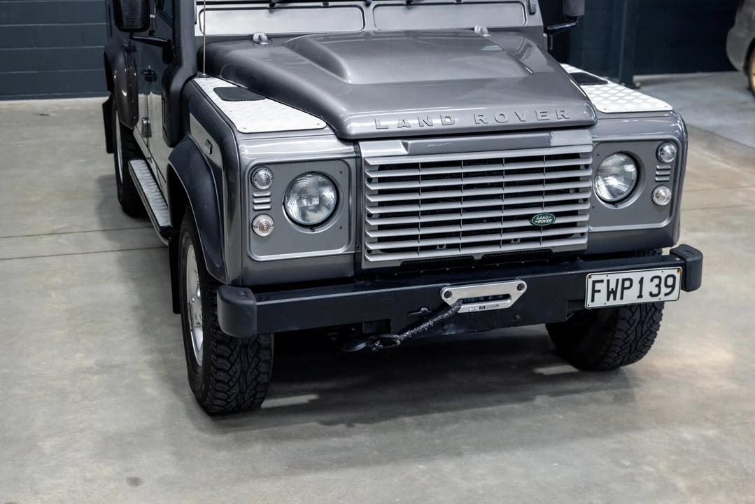 2011 Land Rover Defender 110 - Image 22 of 31