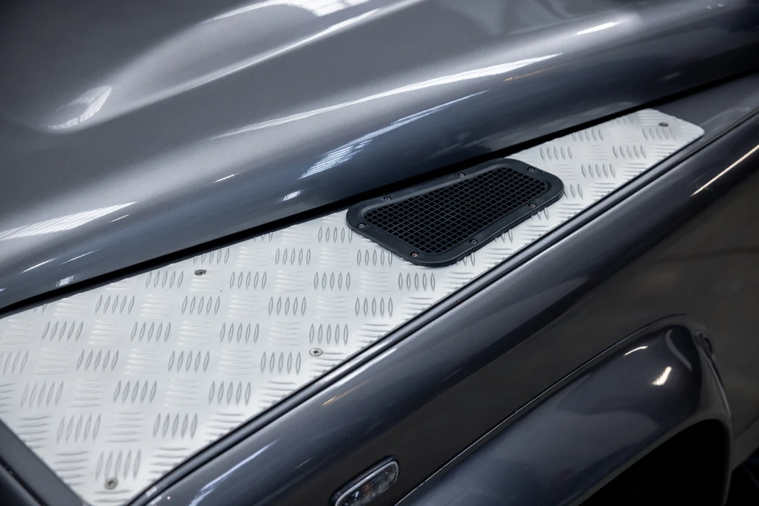 2011 Land Rover Defender 110 - Image 27 of 31