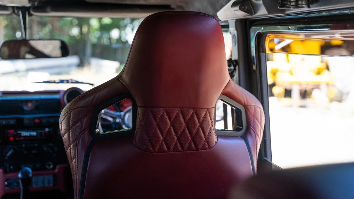 2011 Land Rover Defender 110 - Image 27 of 30