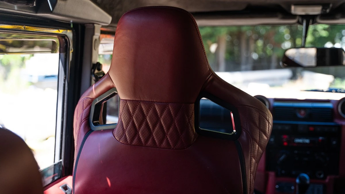 2011 Land Rover Defender 110 - Image 25 of 30