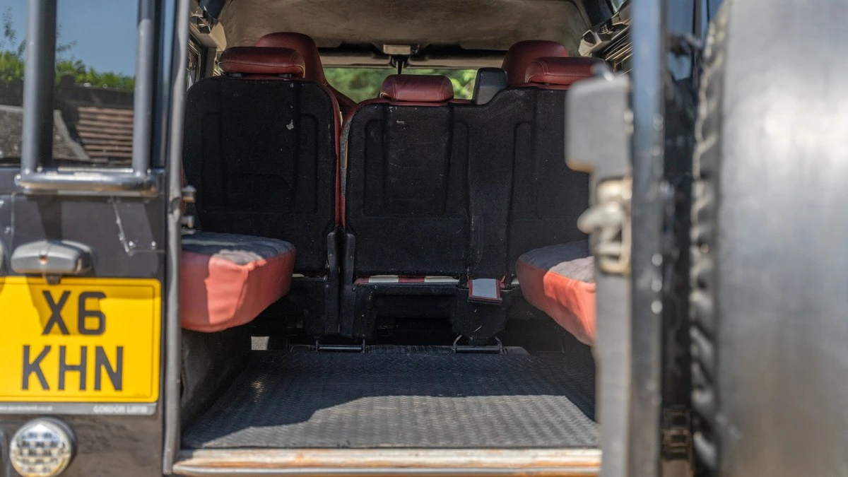 2011 Land Rover Defender 110 - Image 28 of 30