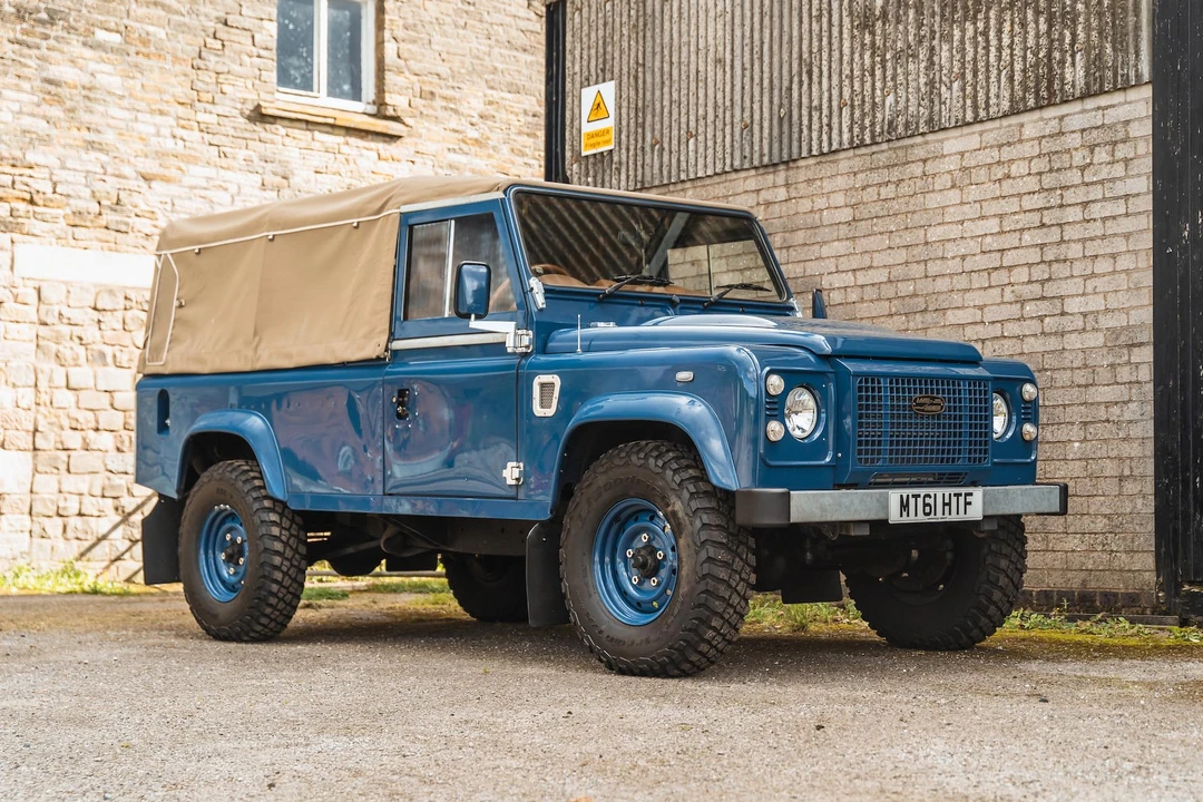 2011 Land Rover Defender 110 - Image 2 of 31
