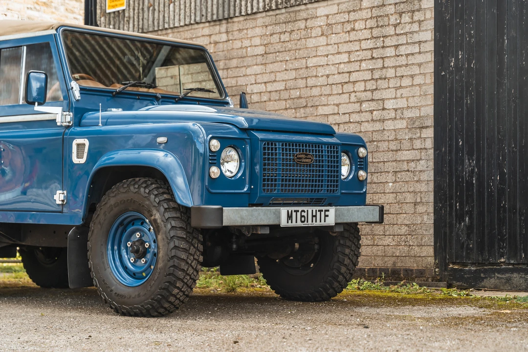 2011 Land Rover Defender 110 - Image 21 of 31