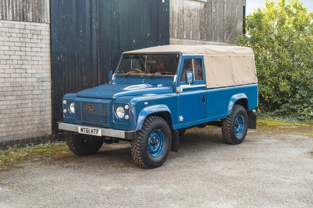 2011 Land Rover Defender 110 - Image 4 of 31
