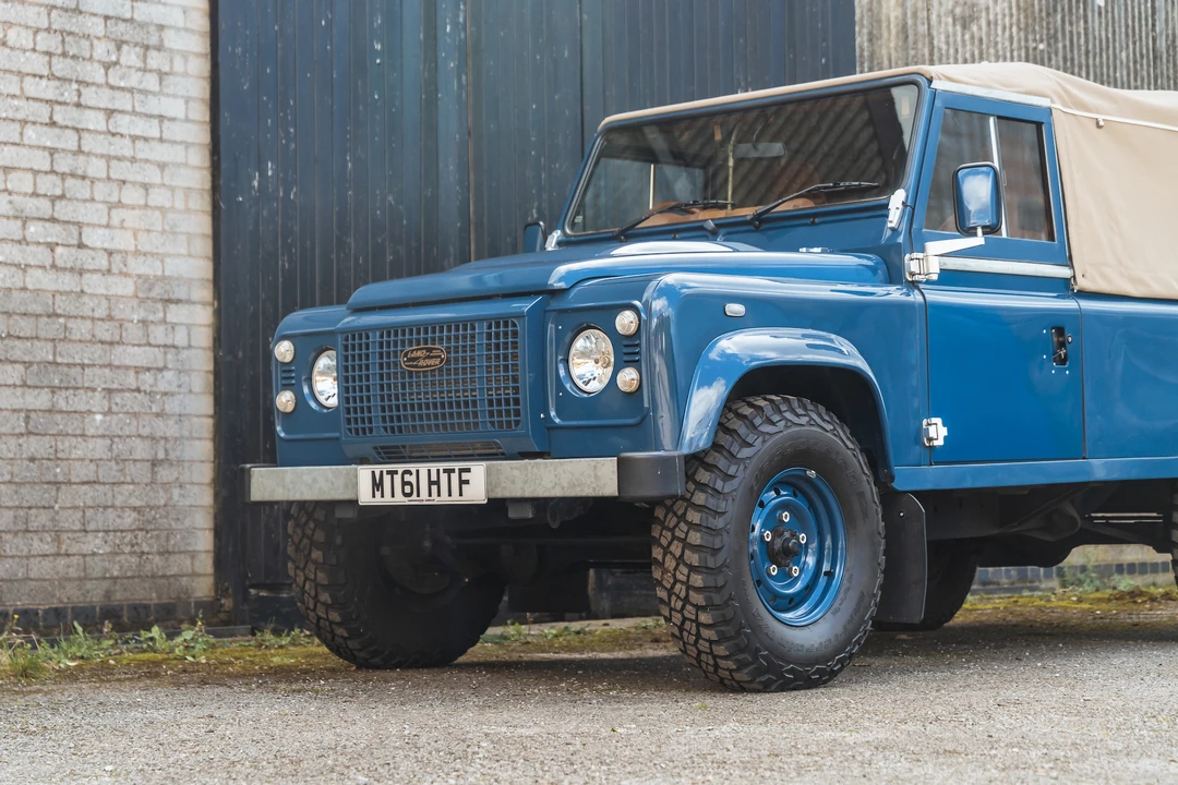 2011 Land Rover Defender 110 - Image 20 of 31