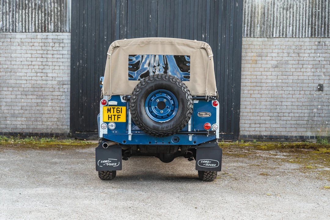 2011 Land Rover Defender 110 - Image 7 of 31
