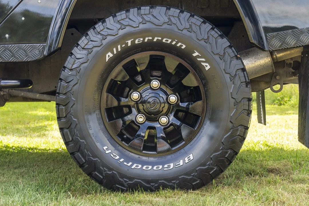 2011 Land Rover Defender 110 - Image 26 of 30