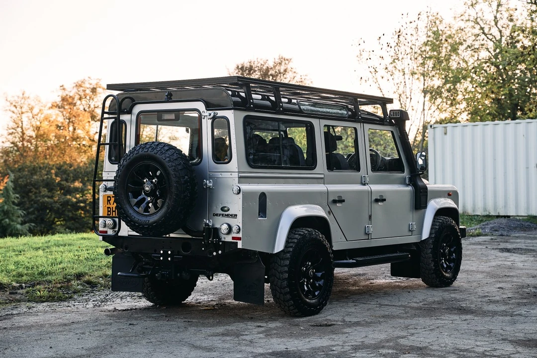 2011 Land Rover Defender 110 - Image 7 of 30