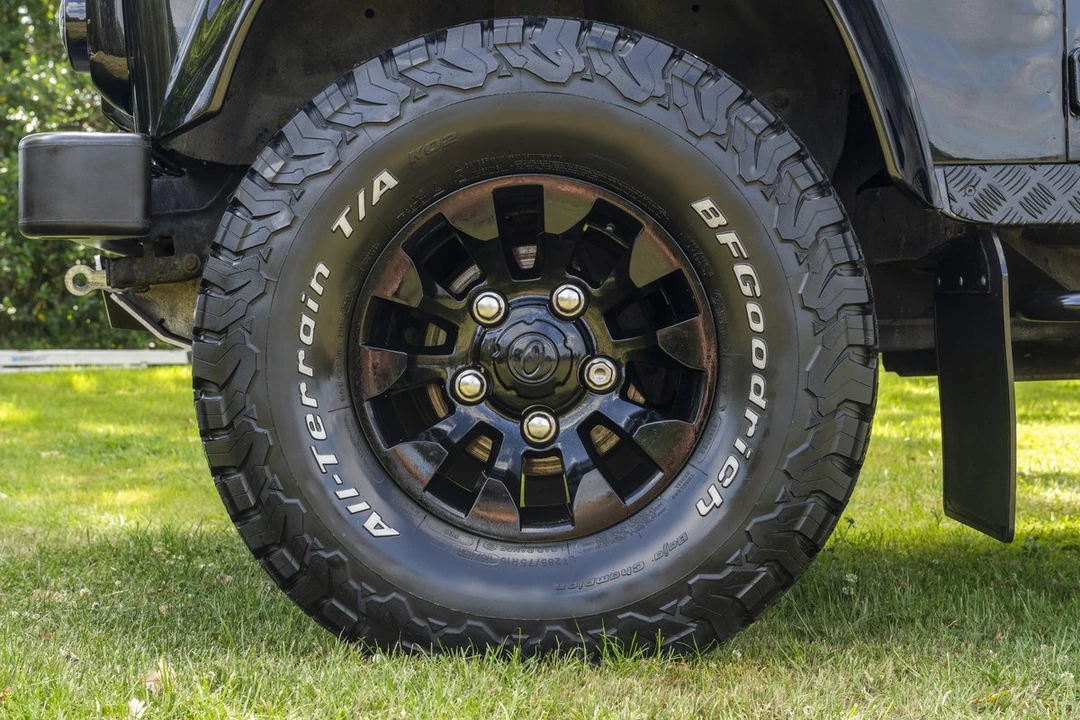 2011 Land Rover Defender 110 - Image 27 of 30