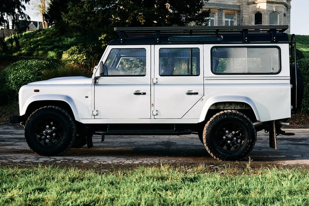 2011 Land Rover Defender 110 - Image 22 of 30