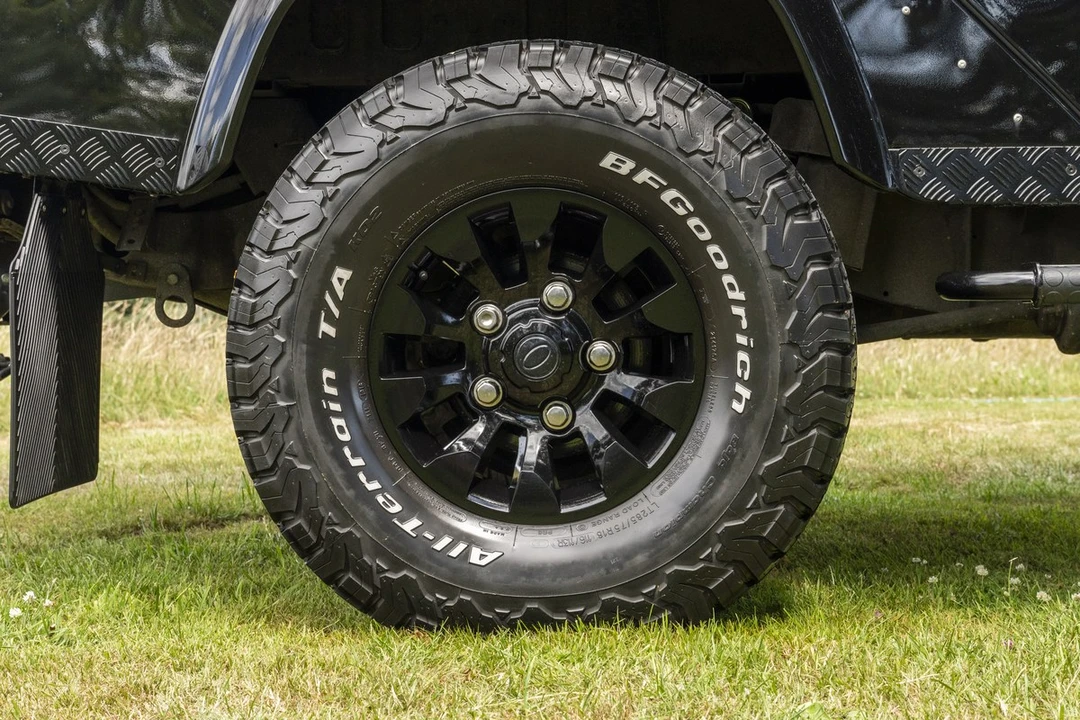 2011 Land Rover Defender 110 - Image 24 of 30