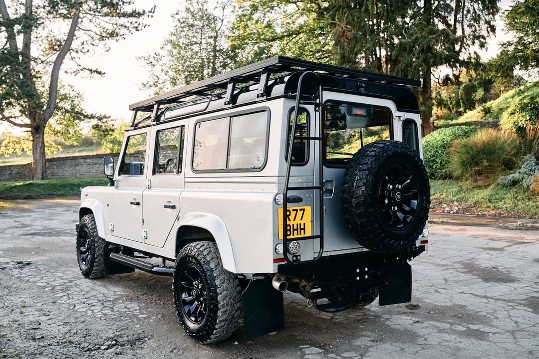 2011 Land Rover Defender 110 - Image 28 of 30