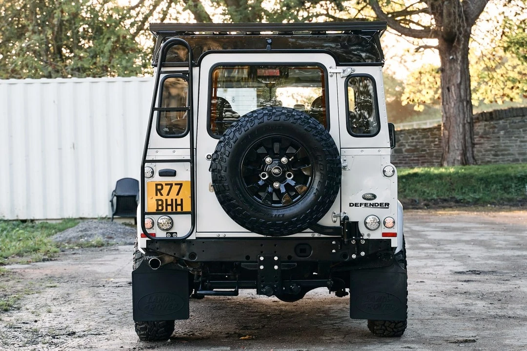 2011 Land Rover Defender 110 - Image 8 of 30