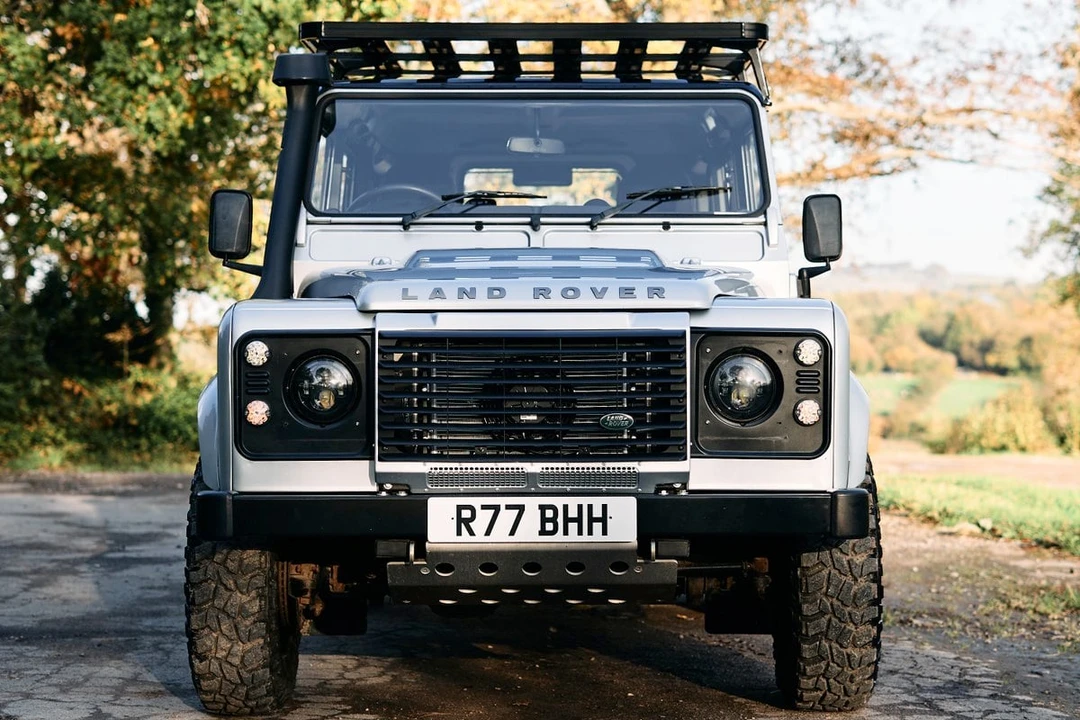 2011 Land Rover Defender 110 - Image 24 of 30