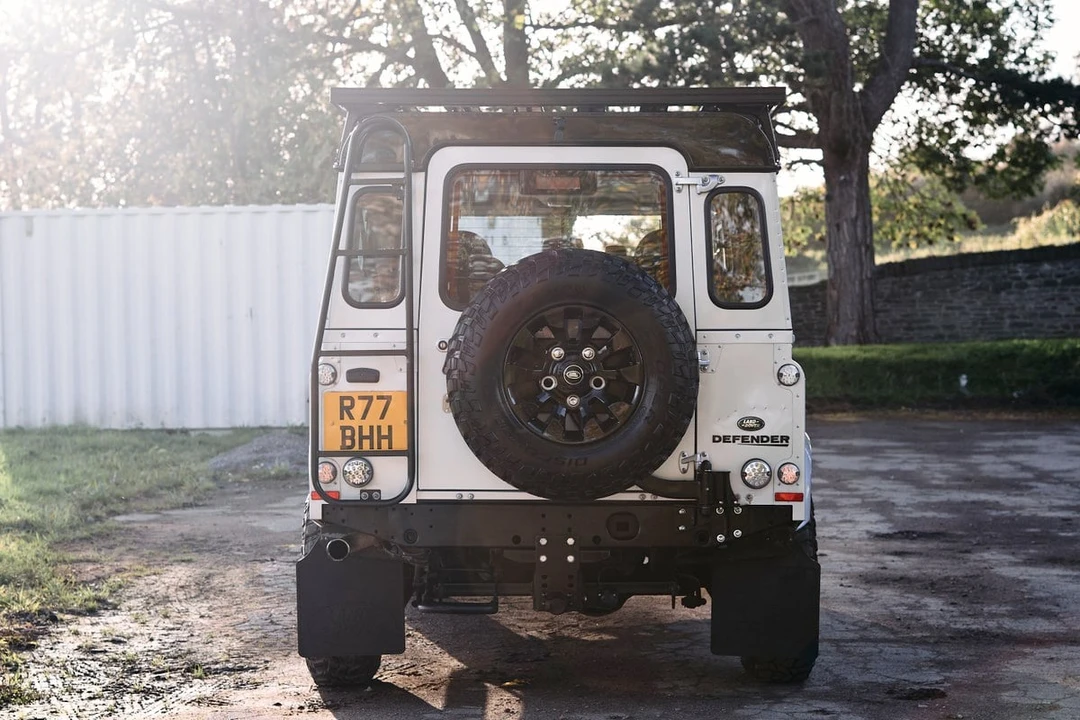 2011 Land Rover Defender 110 - Image 20 of 30