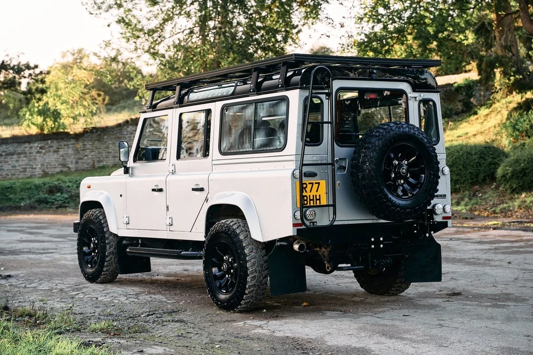 2011 Land Rover Defender 110 - Image 10 of 30