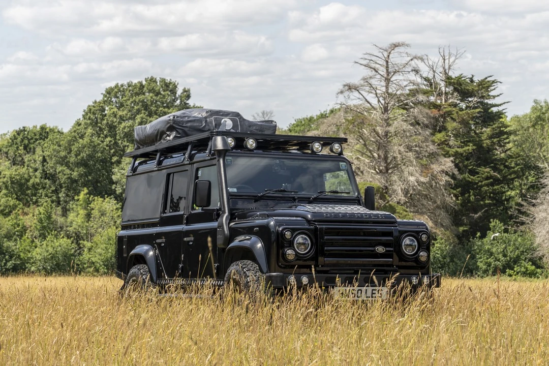 2011 Land Rover Defender 110 - Image 15 of 30