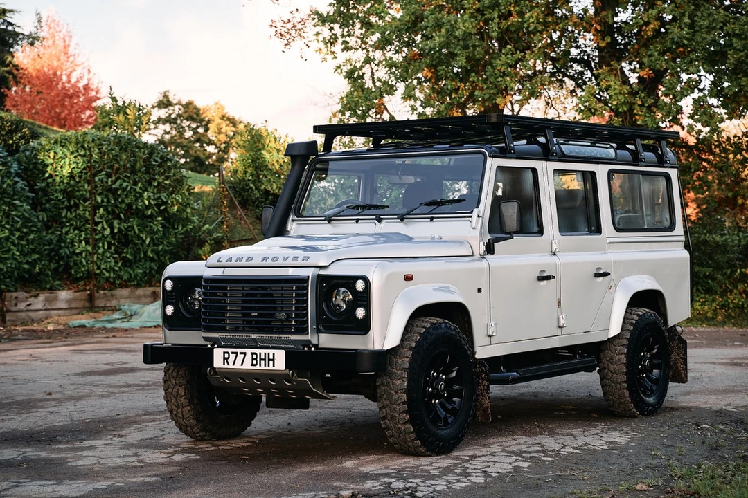 2011 Land Rover Defender 110 - Image 13 of 30