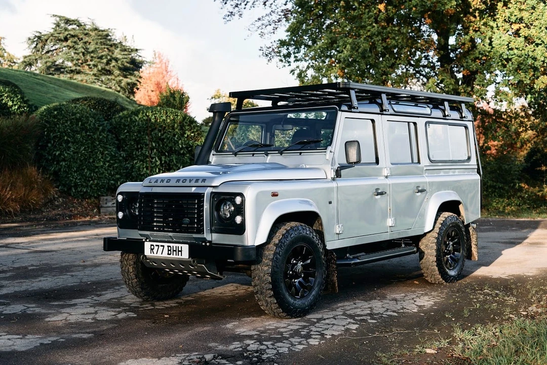 2011 Land Rover Defender 110 - Image 23 of 30