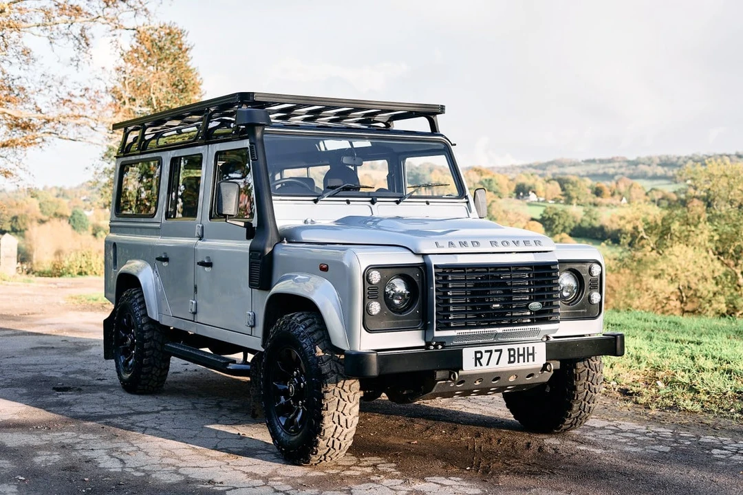 2011 Land Rover Defender 110 - Image 17 of 30