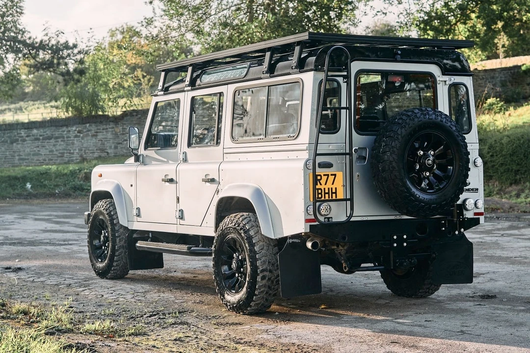 2011 Land Rover Defender 110 - Image 21 of 30