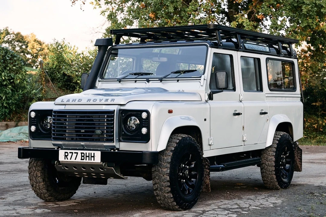 2011 Land Rover Defender 110 - Image 25 of 30