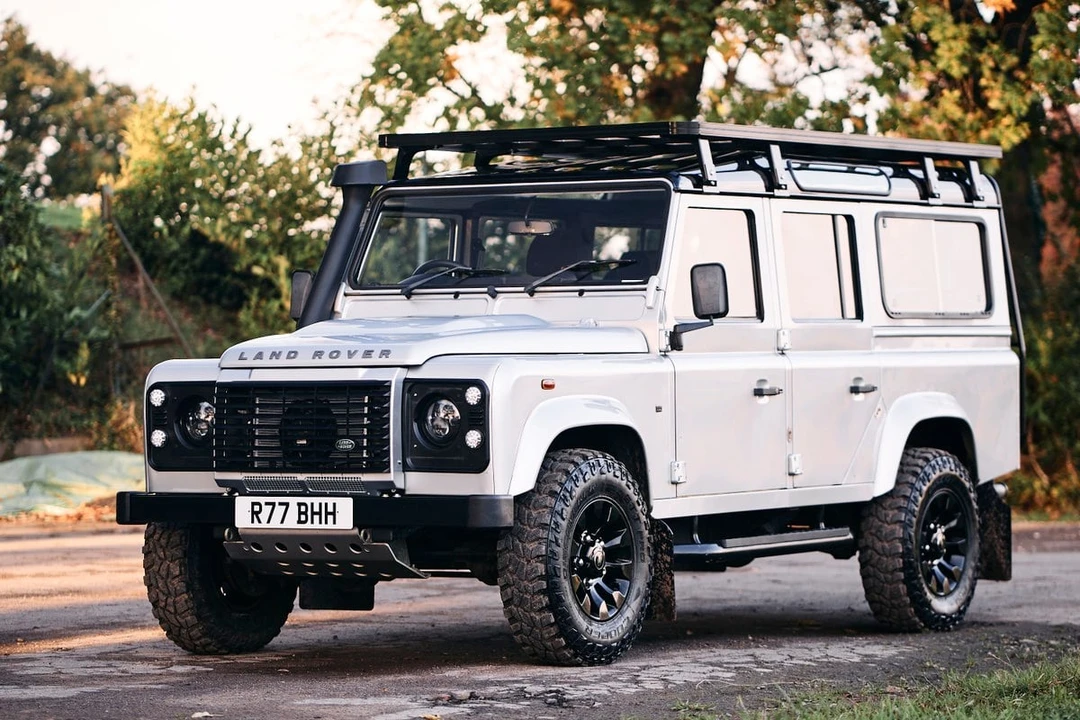 2011 Land Rover Defender 110 - Image 15 of 30