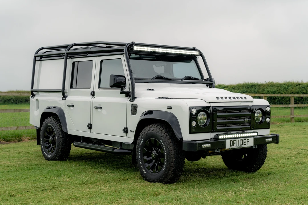 2011 Land Rover Defender 110 - Image 3 of 31