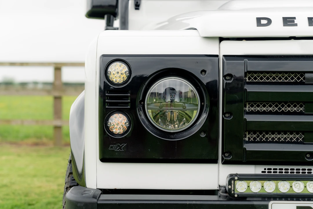 2011 Land Rover Defender 110 - Image 13 of 31
