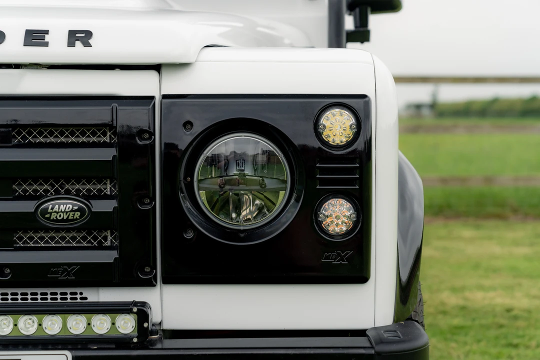 2011 Land Rover Defender 110 - Image 17 of 31