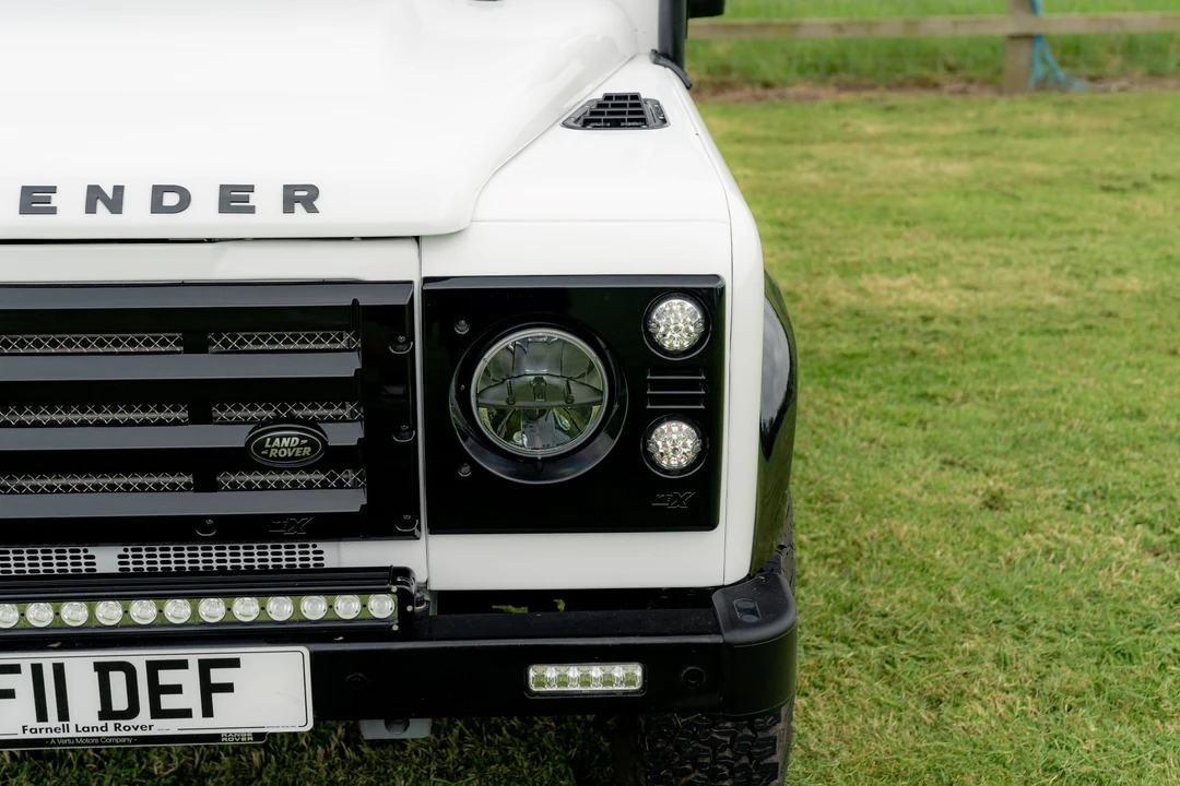 2011 Land Rover Defender 110 - Image 18 of 31