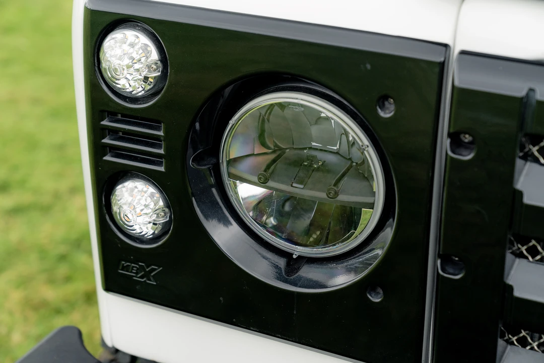 2011 Land Rover Defender 110 - Image 23 of 31