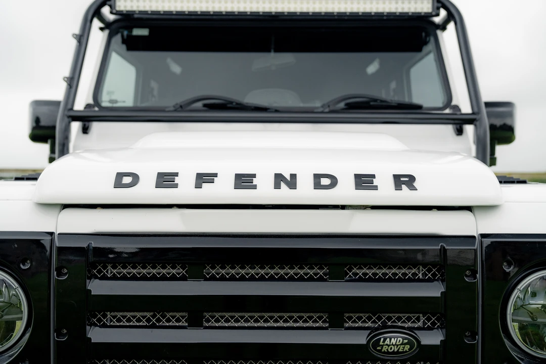 2011 Land Rover Defender 110 - Image 24 of 31