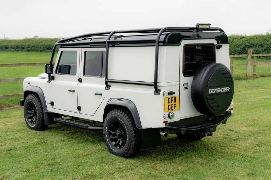 2011 Land Rover Defender 110 - Image 7 of 31