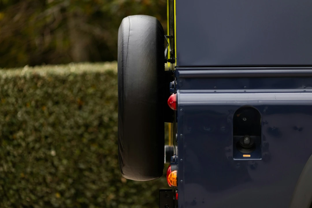 2011 Land Rover Defender 110 - Image 14 of 21