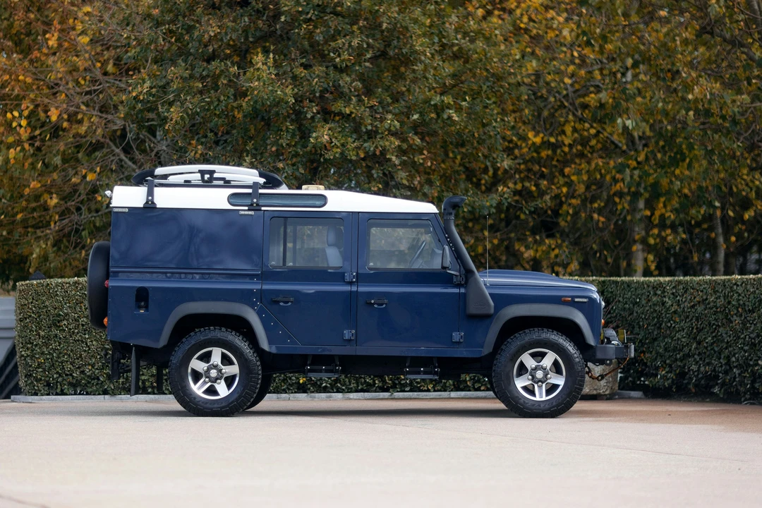 2011 Land Rover Defender 110 - Image 8 of 21