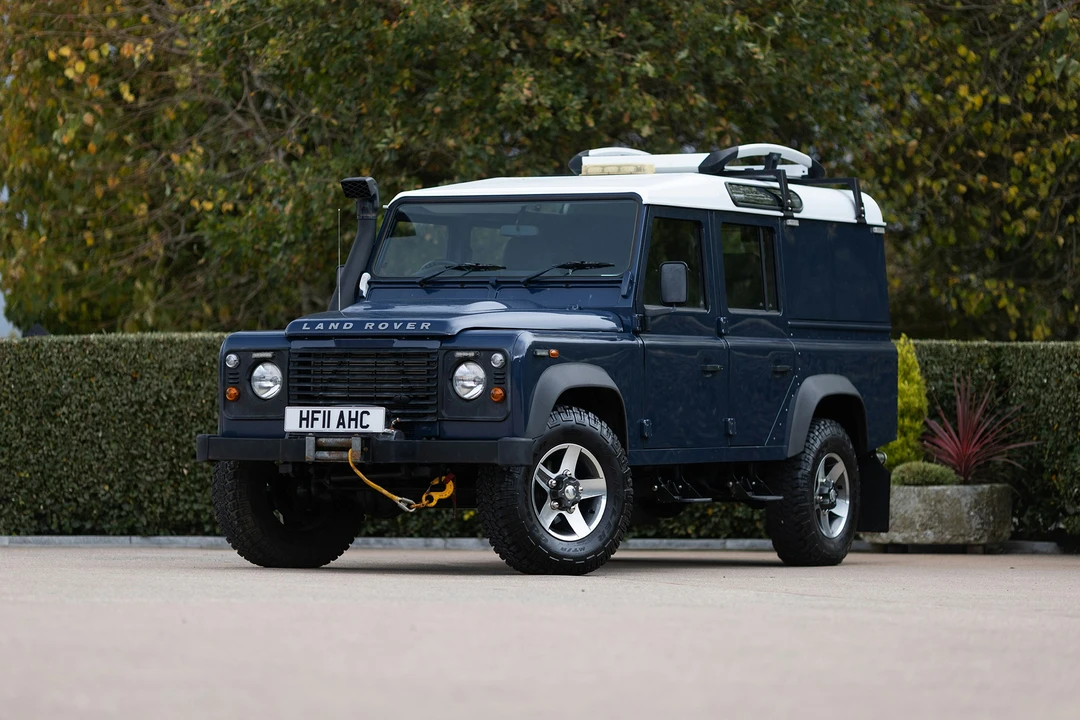 2011 Land Rover Defender 110 - Image 3 of 21