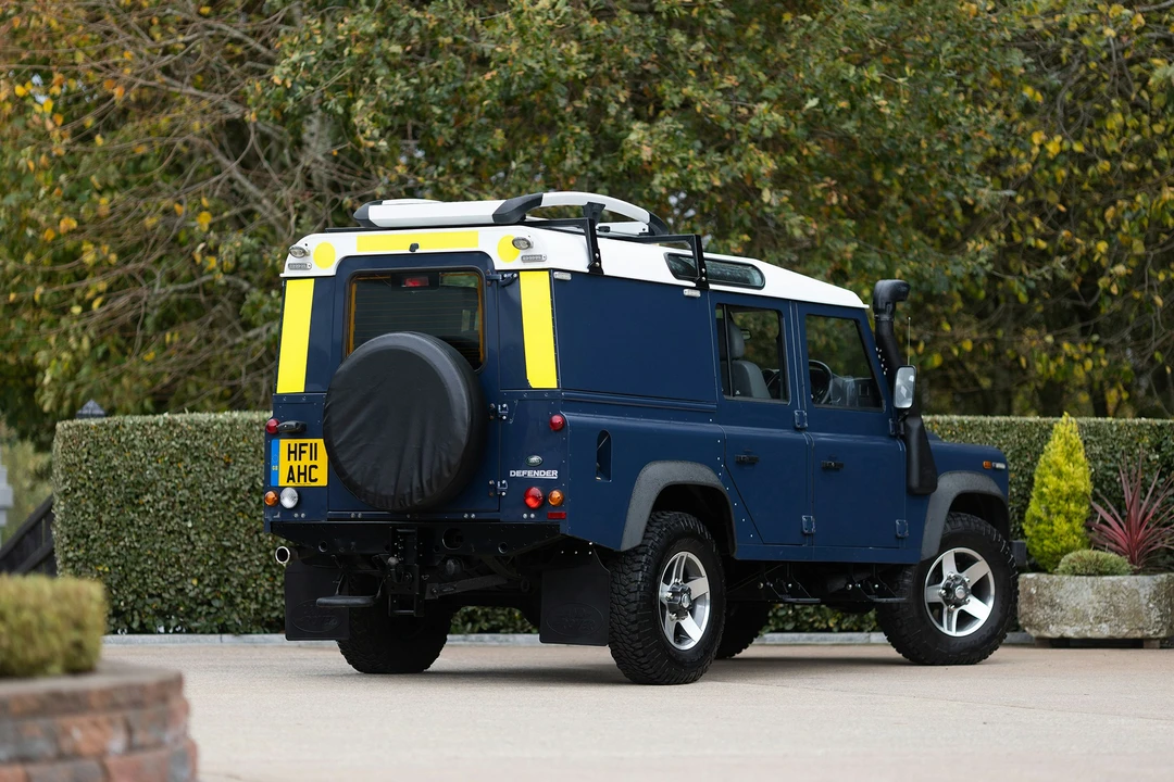 2011 Land Rover Defender 110 - Image 7 of 21