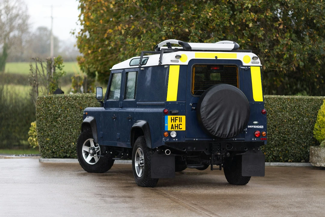 2011 Land Rover Defender 110 - Image 5 of 21