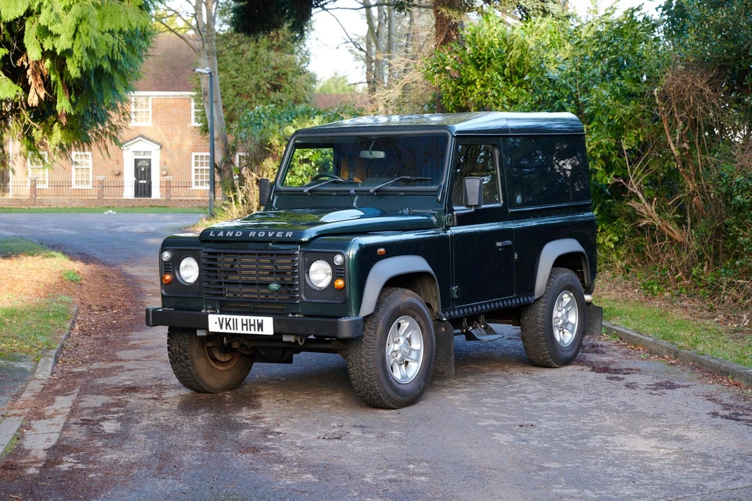 2011 Land Rover Defender 90 - Image 9 of 30